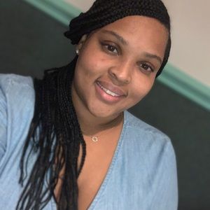 Meet your Posher, Ebony